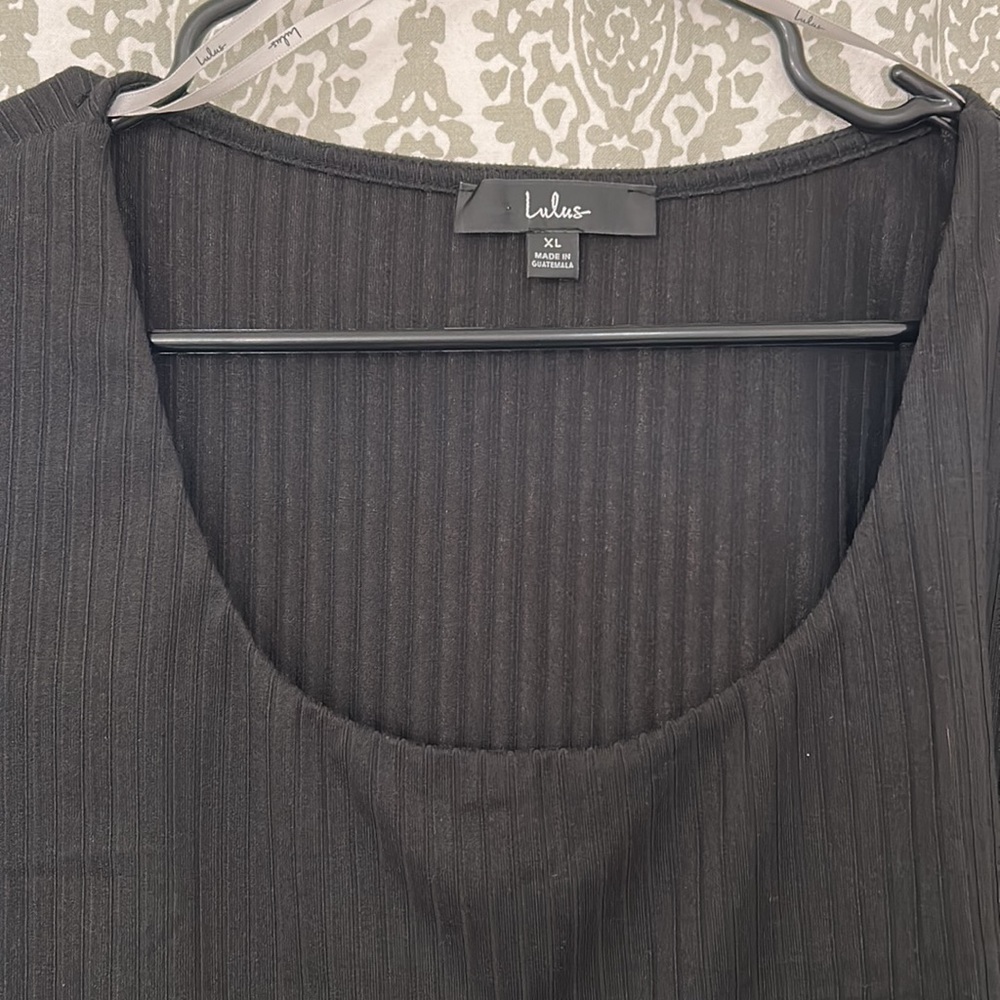 Black Ribbed Crop Top - Picture 2 of 3